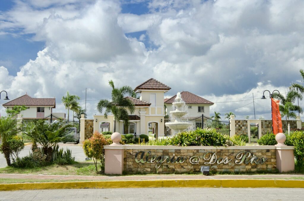 ADR entrance gate facade2